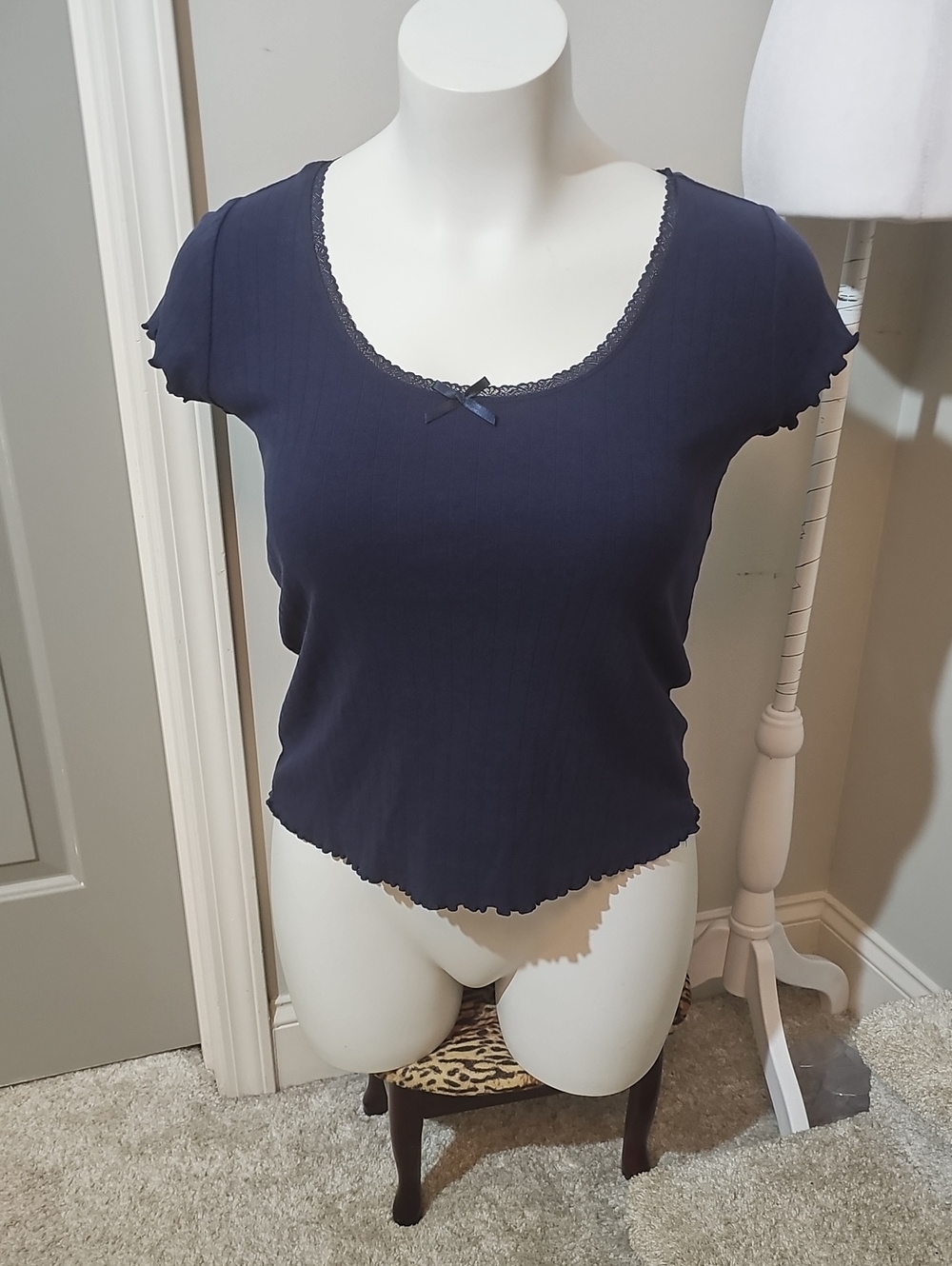 torrid Navy Scoop Lace-Trim Short Sleeve Crop Top